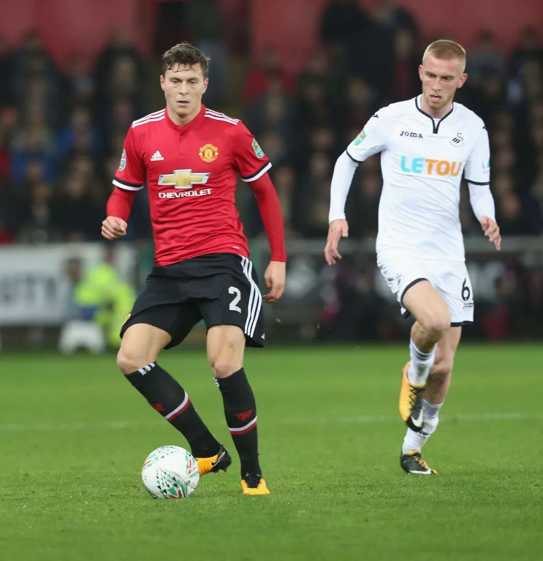 他在中场位 他在中场位