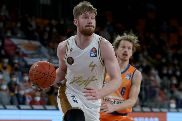 等待他们去 等待他们去